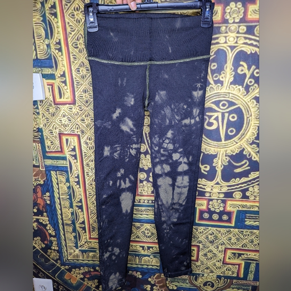 Good American Tie Dye Seamless Leggings in Agave Size 1/2 - Picture 4 of 9